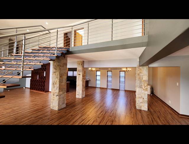 6 BEDROOM FREESTANDING FOR SALE IN BERGSIG